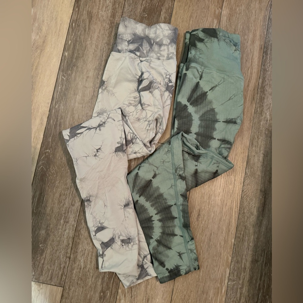VS Pink Seamless Leggings 2 pairs